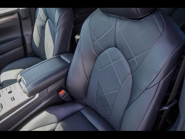 2025 Toyota Highlander Hybrid Platinum
