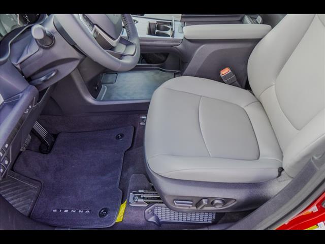 2025 Toyota Sienna XLE 7-Passenger