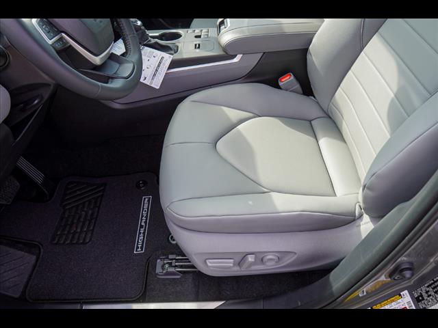 2025 Toyota Highlander Hybrid XLE