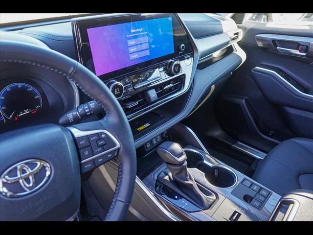 2024 Toyota Highlander LE