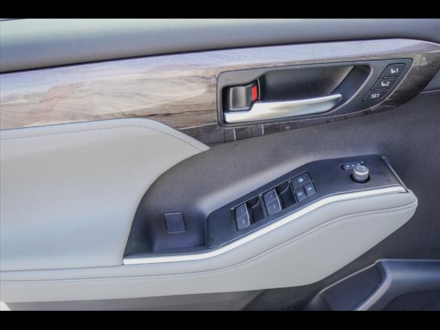 2025 Toyota Highlander Platinum
