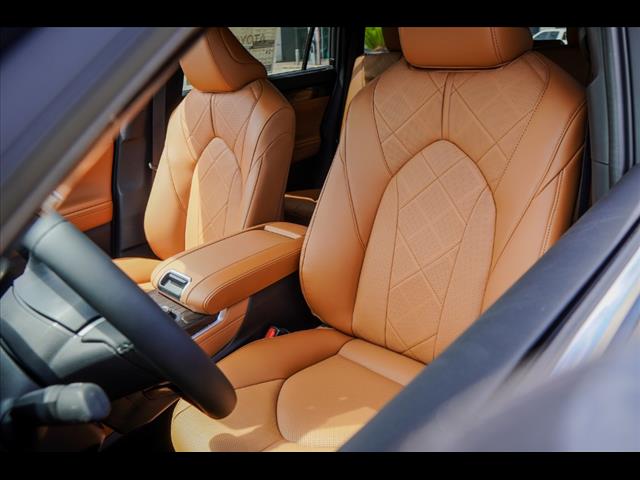 2025 Toyota Highlander Platinum