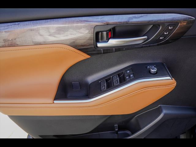 2025 Toyota Highlander Platinum
