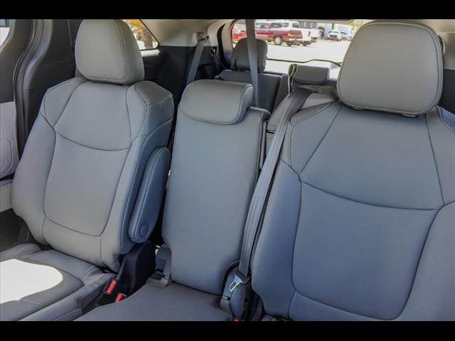 2025 Toyota Sienna XLE 8-Passenger