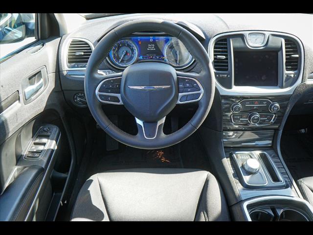 2022 Chrysler 300 Touring