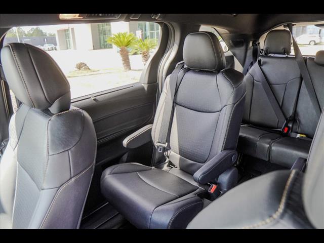2025 Toyota Sienna Woodland Edition