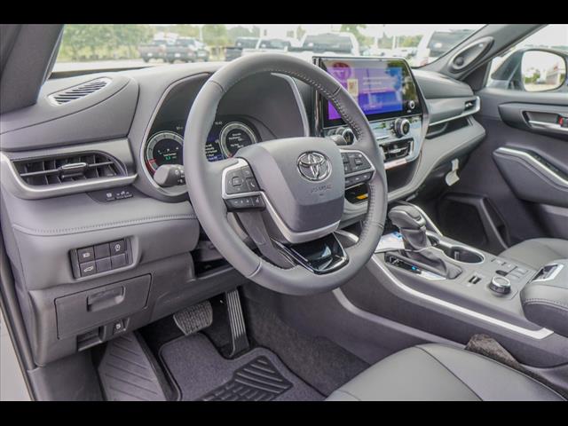 2025 Toyota Highlander XSE