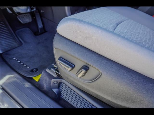 2025 Toyota Sienna LE 8-Passenger