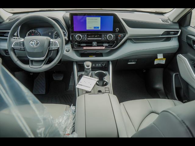 2025 Toyota Highlander XLE