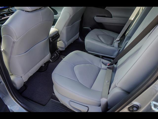 2025 Toyota Highlander Platinum