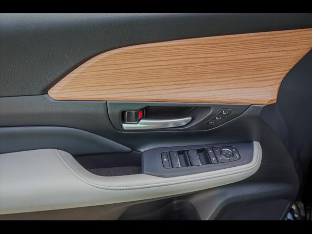 2025 Toyota Grand Highlander Hybrid LE