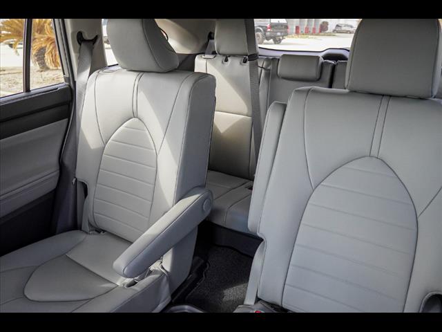 2025 Toyota Highlander Hybrid XLE