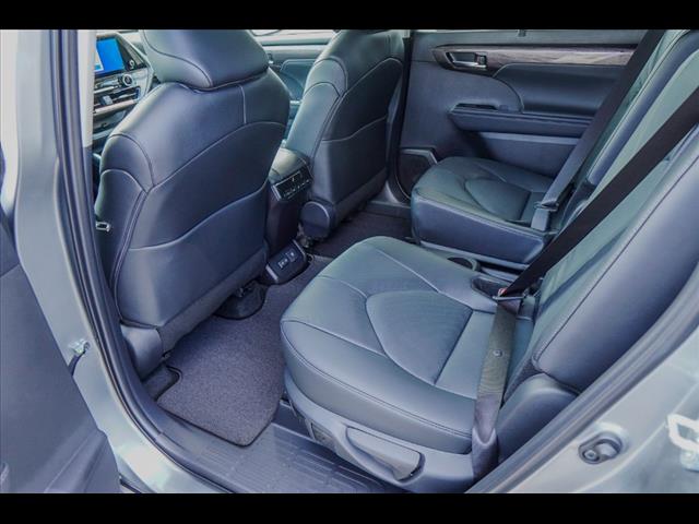 2025 Toyota Highlander Limited