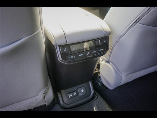 2025 Toyota Highlander Platinum