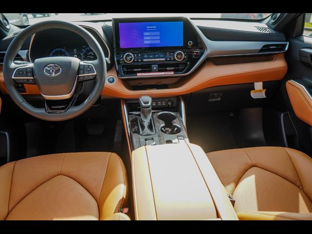 2025 Toyota Highlander Platinum