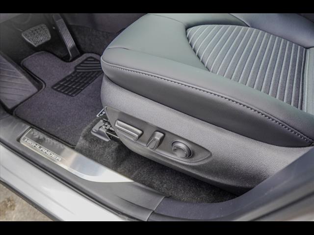 2025 Toyota Highlander XSE
