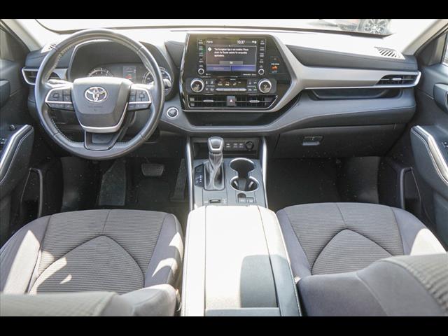 2022 Toyota Highlander LE