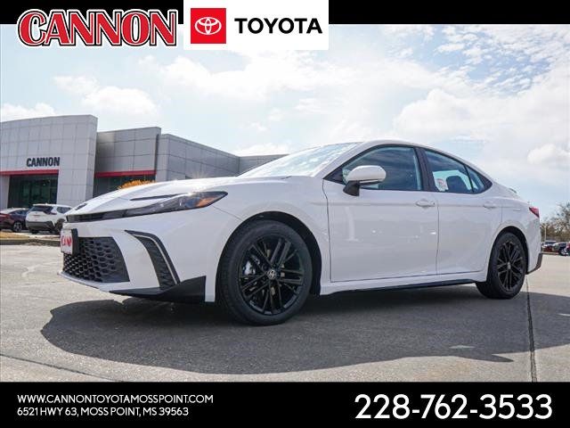 2025 Toyota Camry SE