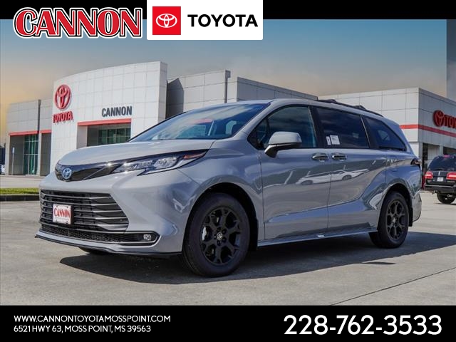 2025 Toyota Sienna Woodland Edition