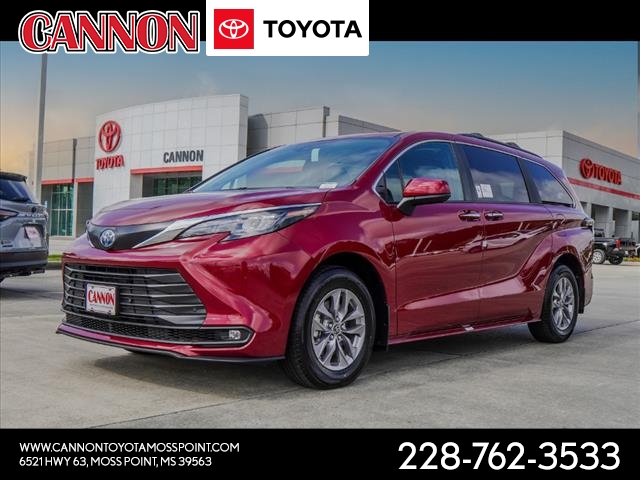 2025 Toyota Sienna XLE 7-Passenger