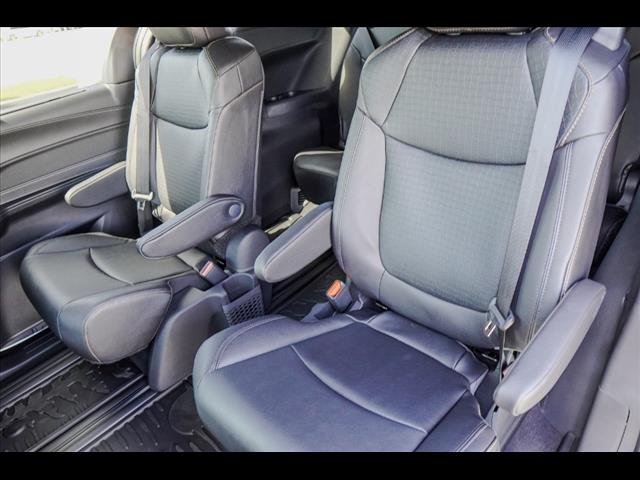 2025 Toyota Sienna Woodland Edition
