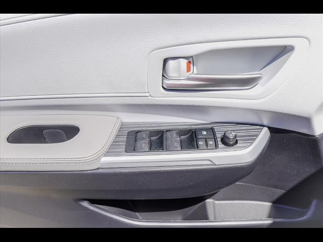 2025 Toyota Sienna XLE 8-Passenger