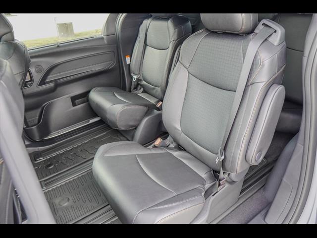 2025 Toyota Sienna Woodland Edition