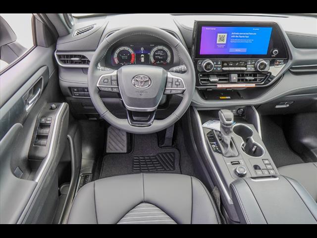 2025 Toyota Highlander XSE