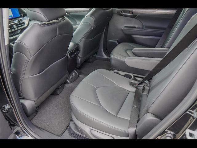 2024 Toyota Highlander Hybrid Limited