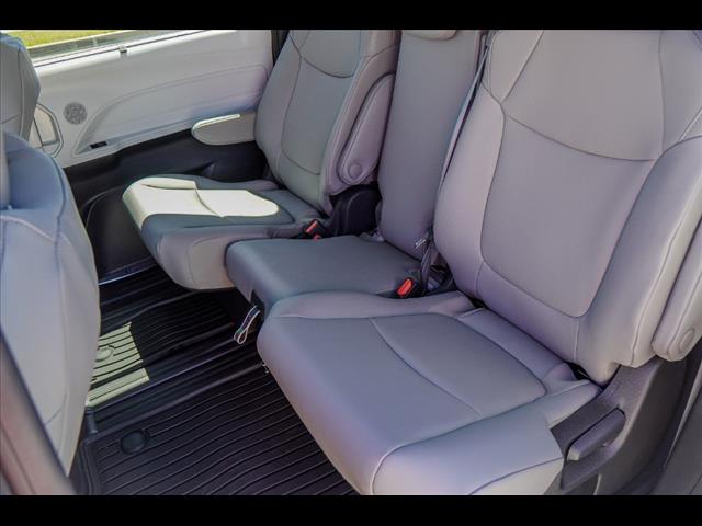 2025 Toyota Sienna XLE 8-Passenger