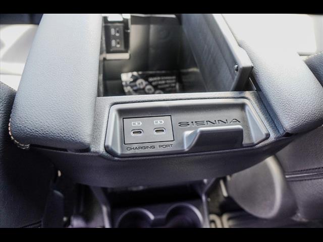 2025 Toyota Sienna Woodland Edition