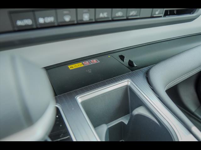 2025 Toyota Sienna XLE 8-Passenger