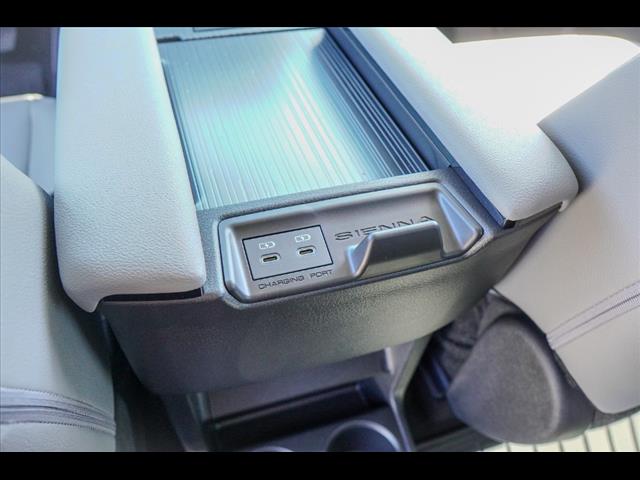 2025 Toyota Sienna XLE 8-Passenger