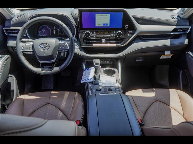2025 Toyota Highlander Hybrid XLE
