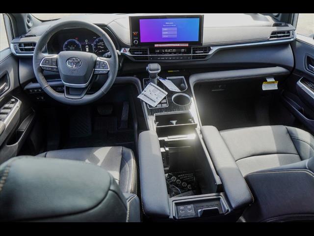 2025 Toyota Sienna Woodland Edition
