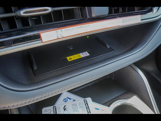 2025 Toyota Highlander Hybrid Platinum
