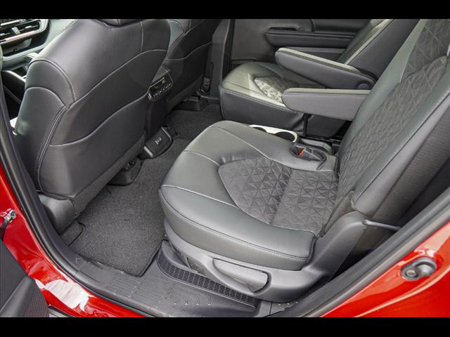 2025 Toyota Highlander Hybrid XLE