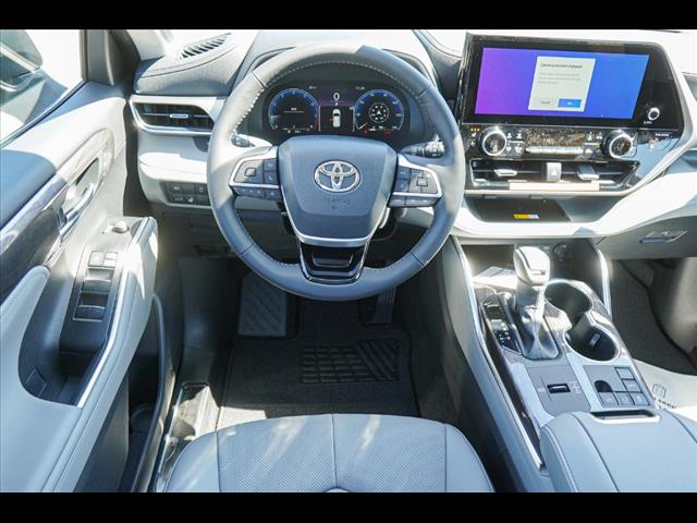 2025 Toyota Highlander Limited