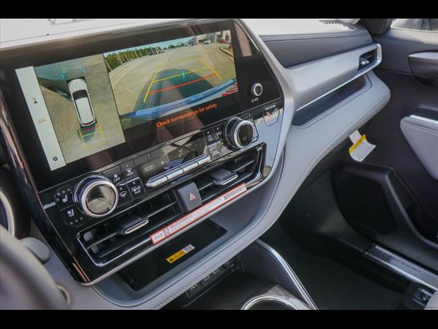 2025 Toyota Highlander Platinum