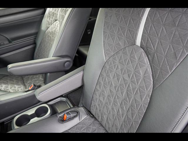 2025 Toyota Highlander Hybrid XLE