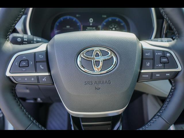 2025 Toyota Highlander Platinum
