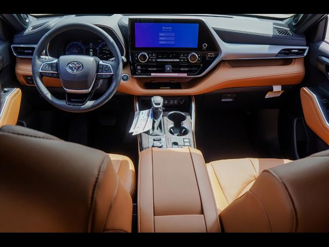 2025 Toyota Highlander Platinum