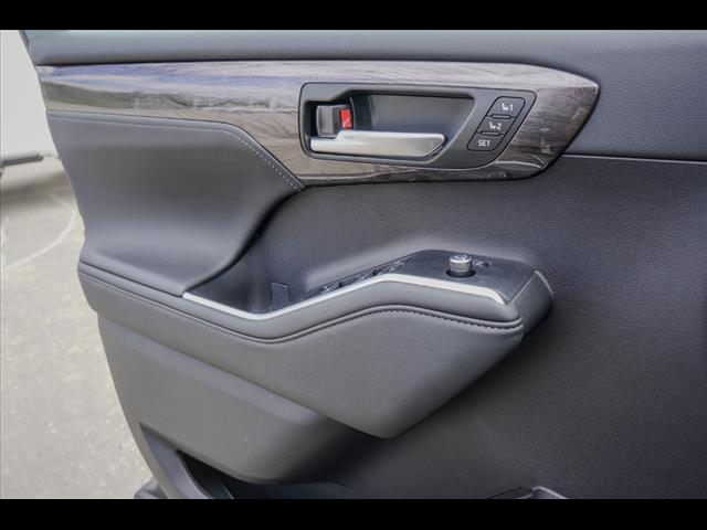 2024 Toyota Highlander Hybrid Limited