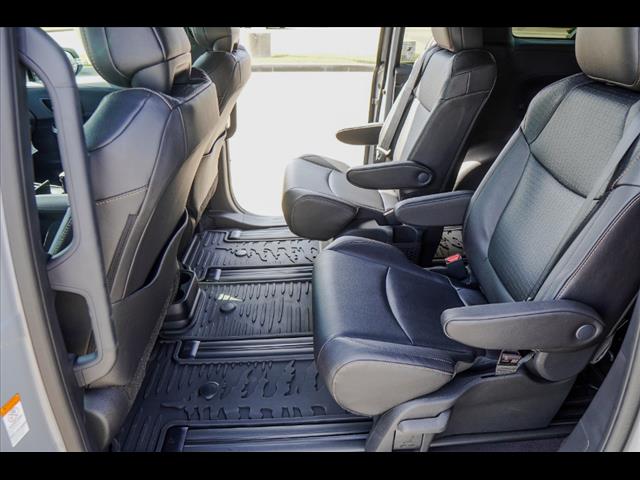 2025 Toyota Sienna Woodland Edition