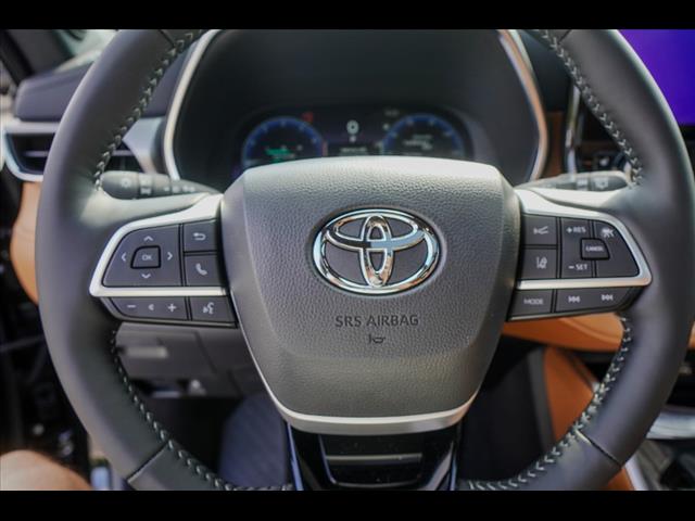 2025 Toyota Highlander Platinum