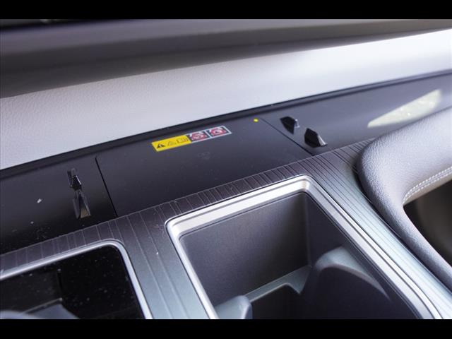2025 Toyota Sienna XLE 8-Passenger