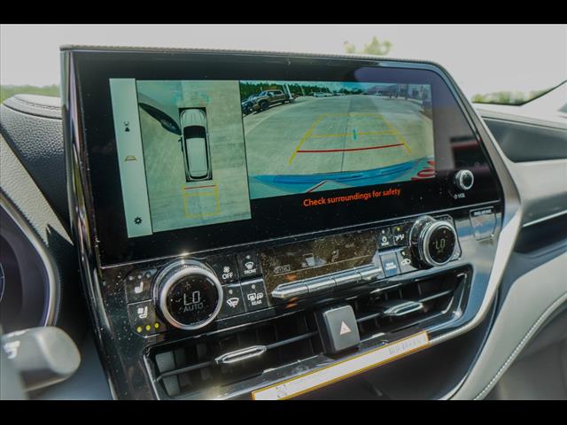 2025 Toyota Highlander Hybrid Platinum