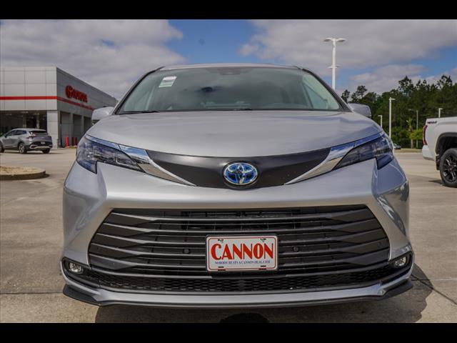 2025 Toyota Sienna XLE 8-Passenger