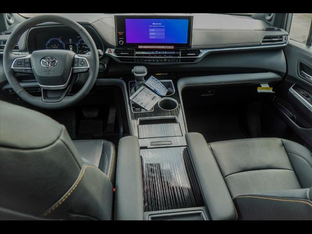 2025 Toyota Sienna Woodland Edition