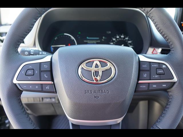 2025 Toyota Sienna XLE 8-Passenger